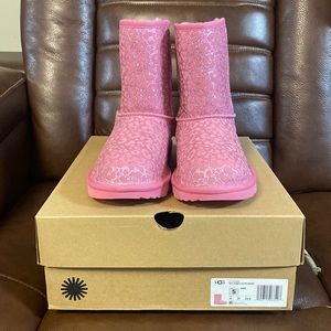 Ugg Kids’ Classic II Glitter Leopard
